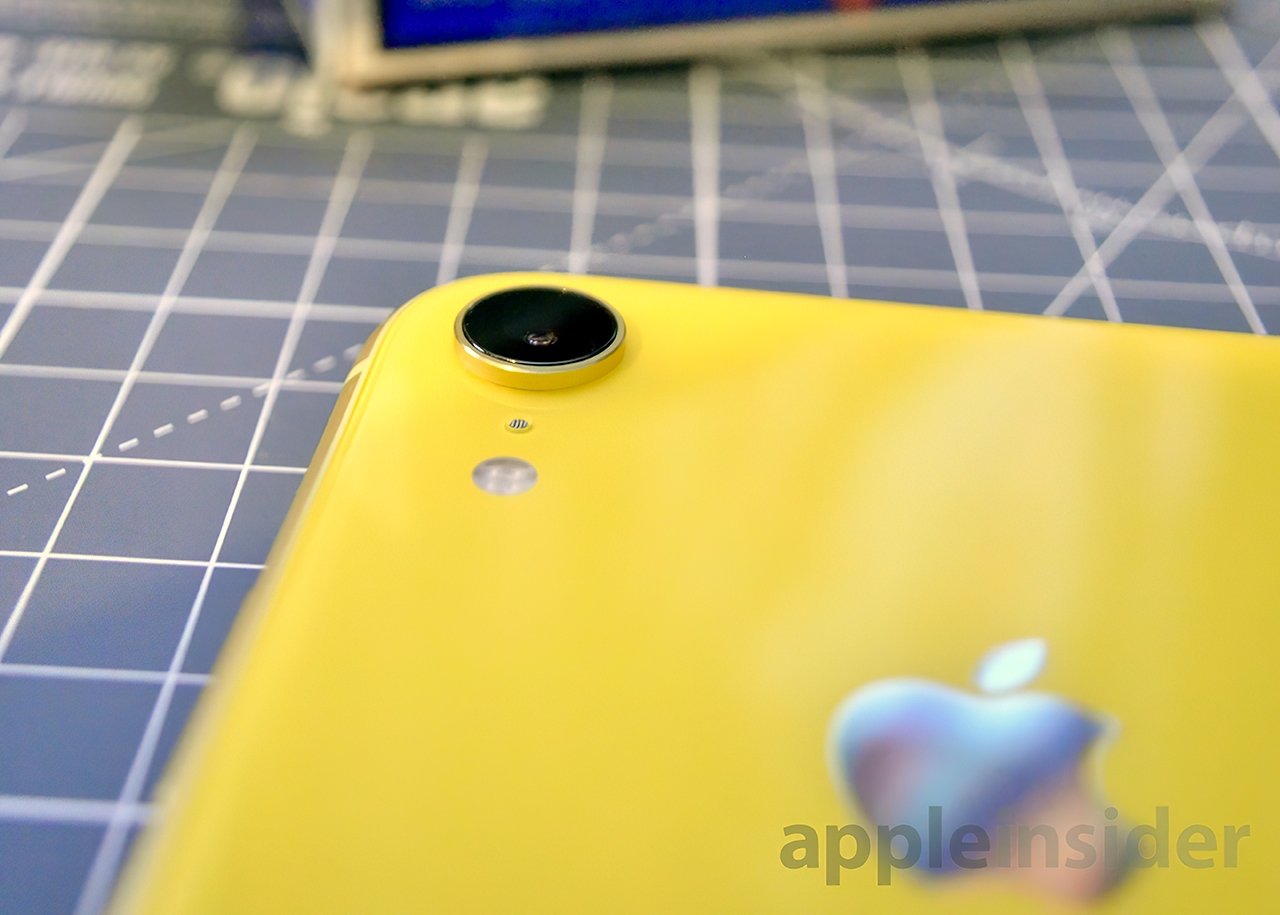 The iPhone XR has Smart HDR and Portrait Mode bokeh and depth controls