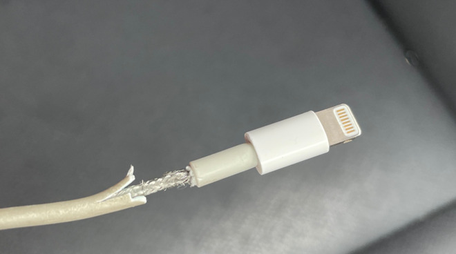 This is what happens to Lightning cable all the time