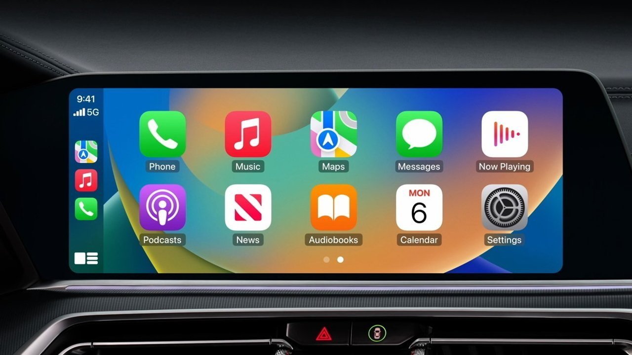 An example of a CarPlay infotainment system