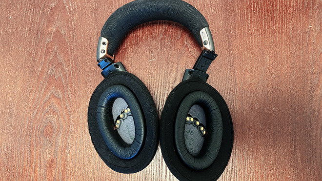 The plush ear cups and stuffed headband make these very comfortable for all-day wear