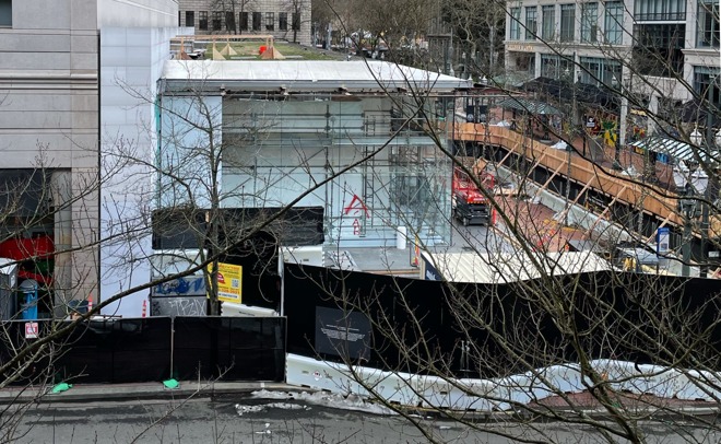 A clear view of the scaffolding inside Apple Pioneer Place  [via