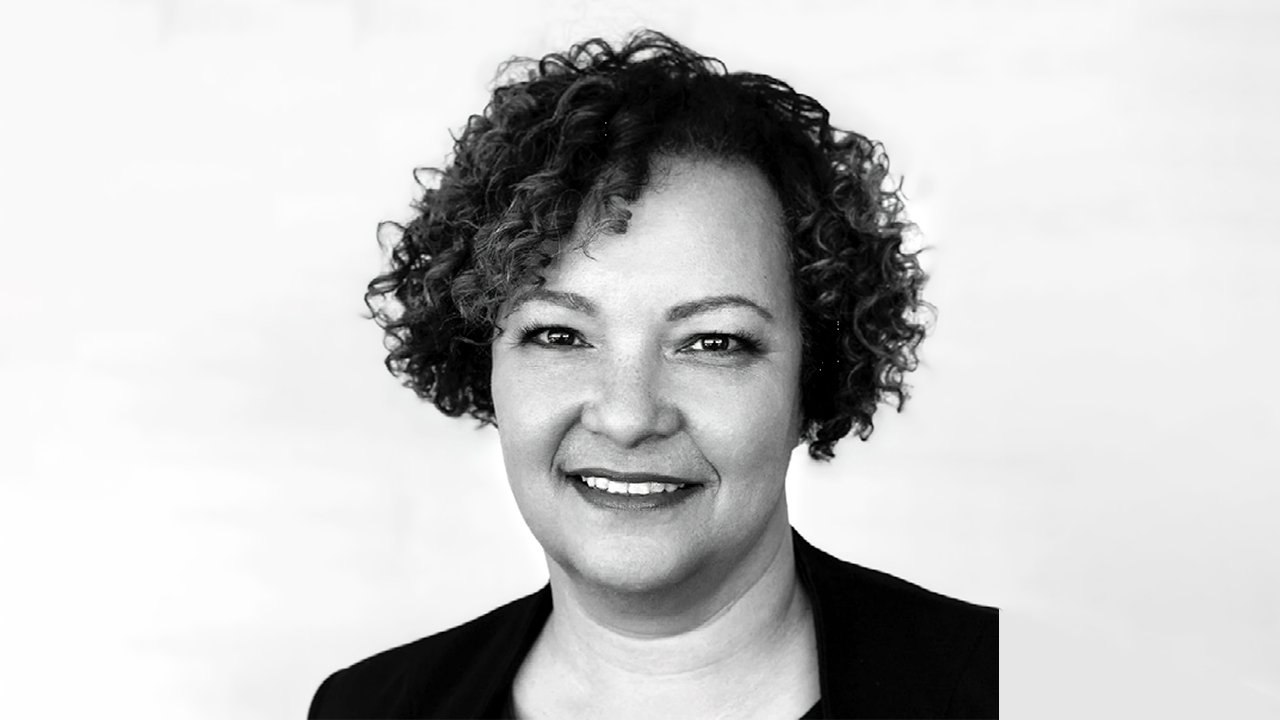 lisa jackson apple biography