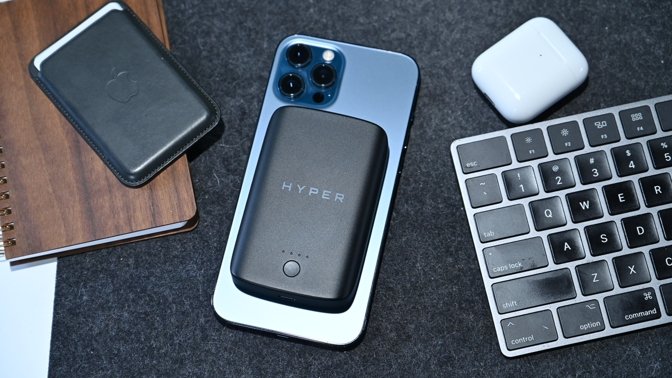 HyperJuice Magnetic Battery