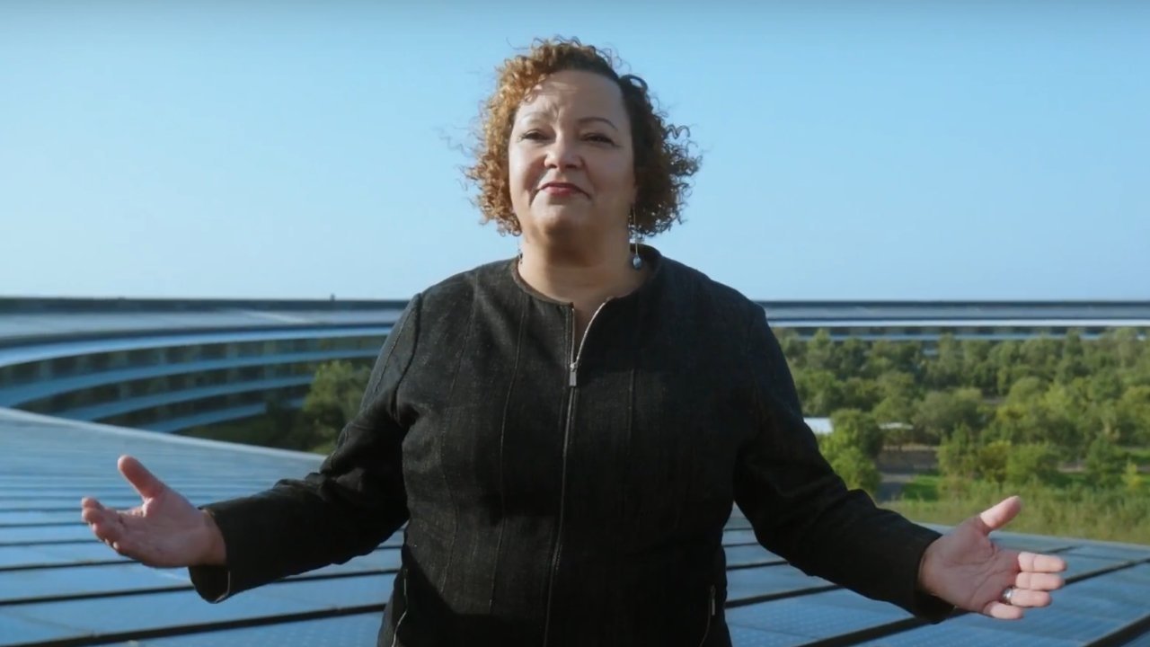 photo of Apple's Lisa Jackson says a green economy is better for the planet and business image