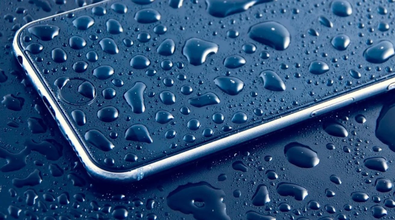 Samsung sued over water-resistant phone claims