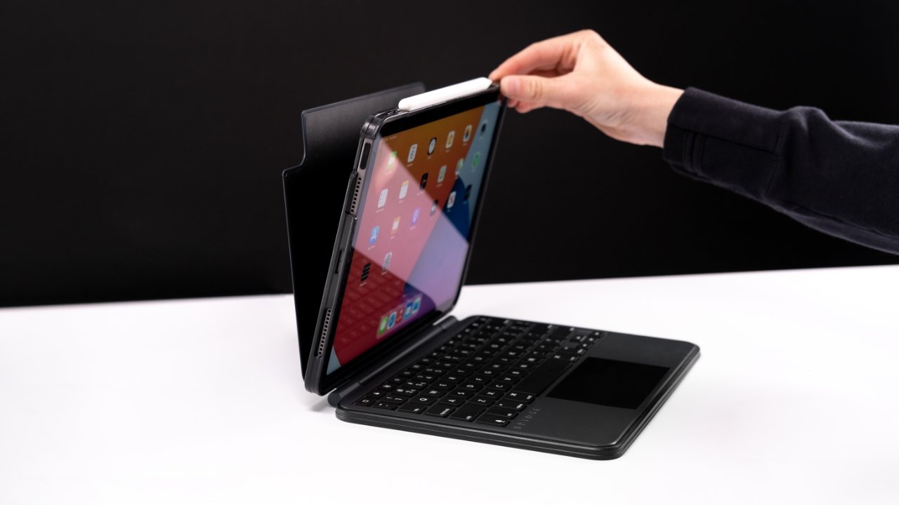 The magnetic SnapFit case uses the magnets in the iPad for an easy and secure attachment