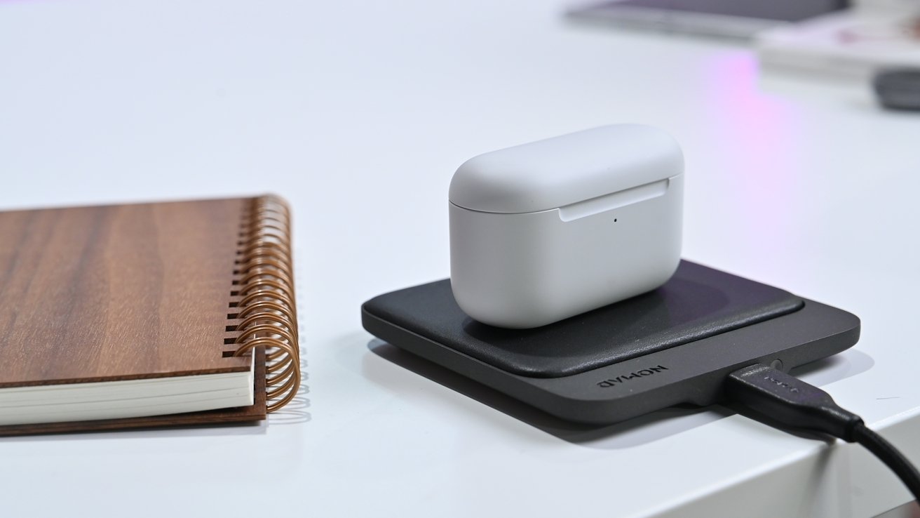 Wireless charging Echo Buds