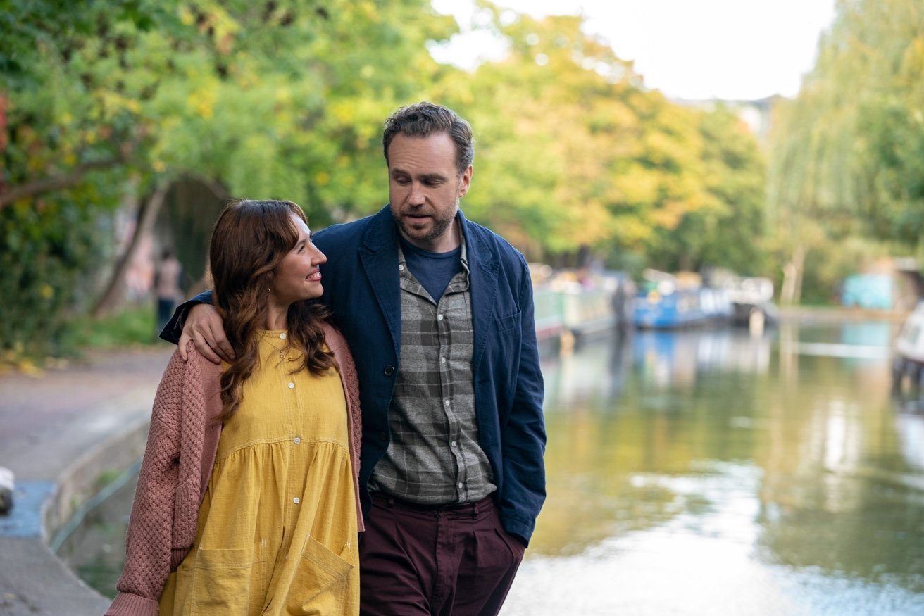 Rafe Spall and Esther Smith in 