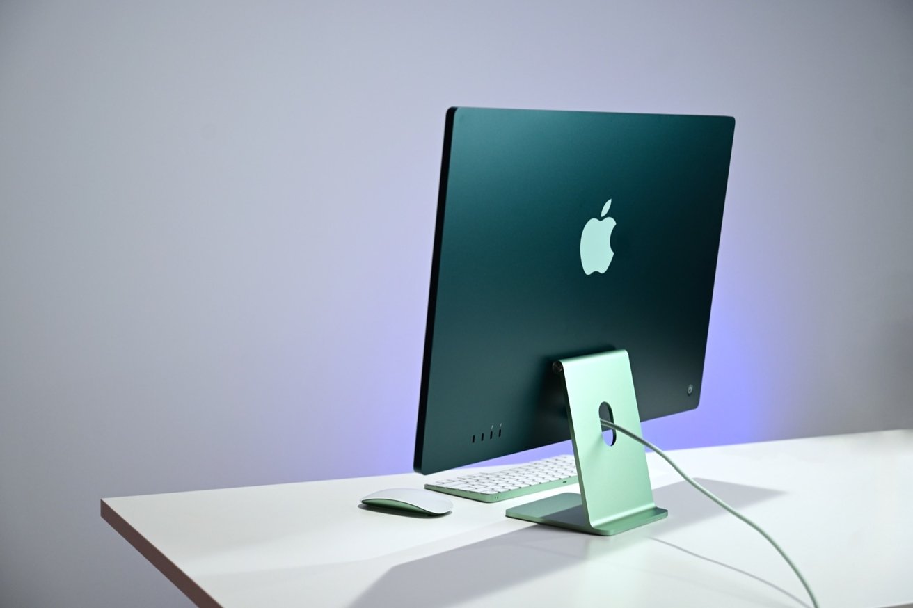 In three words, the 24-inch iMac can be summed up as thin, colorful, and powerful.