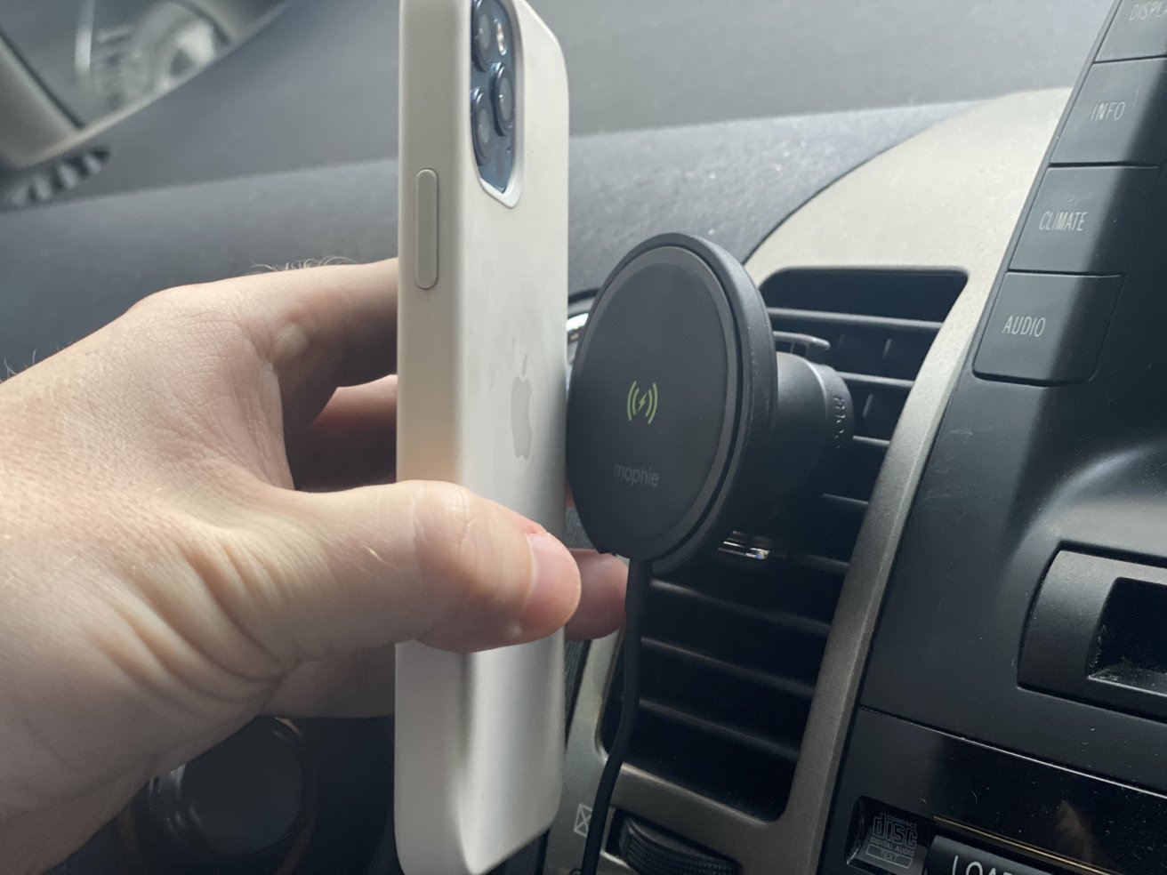 Mophie Snap+ Wi-fi Vent Mount overview: Good iPhone automobile charger, however not fairly MagSafe