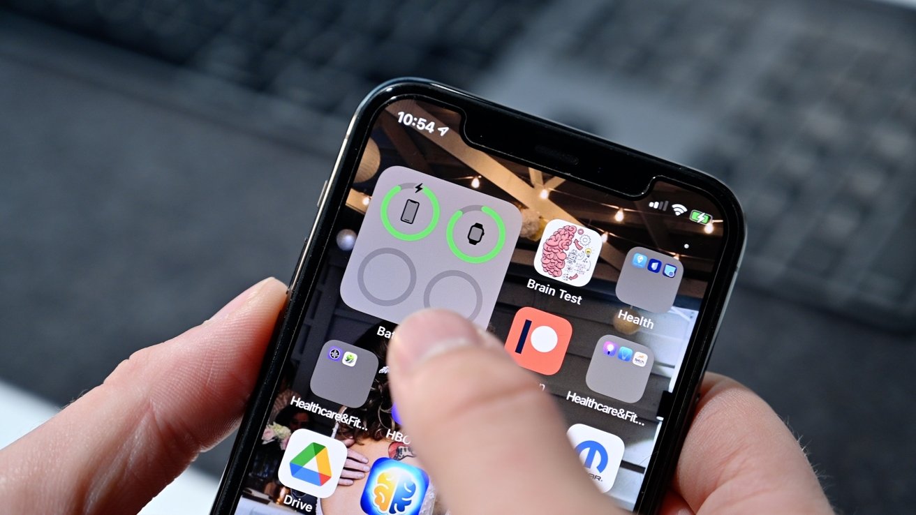 The MagSafe Battery Pack will not show in the battery widget on iPhone 11 Pro