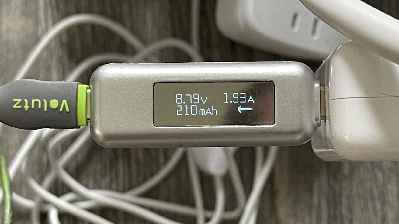 Apple MagSafe Battery Pack review: convenience over capacity - The Verge