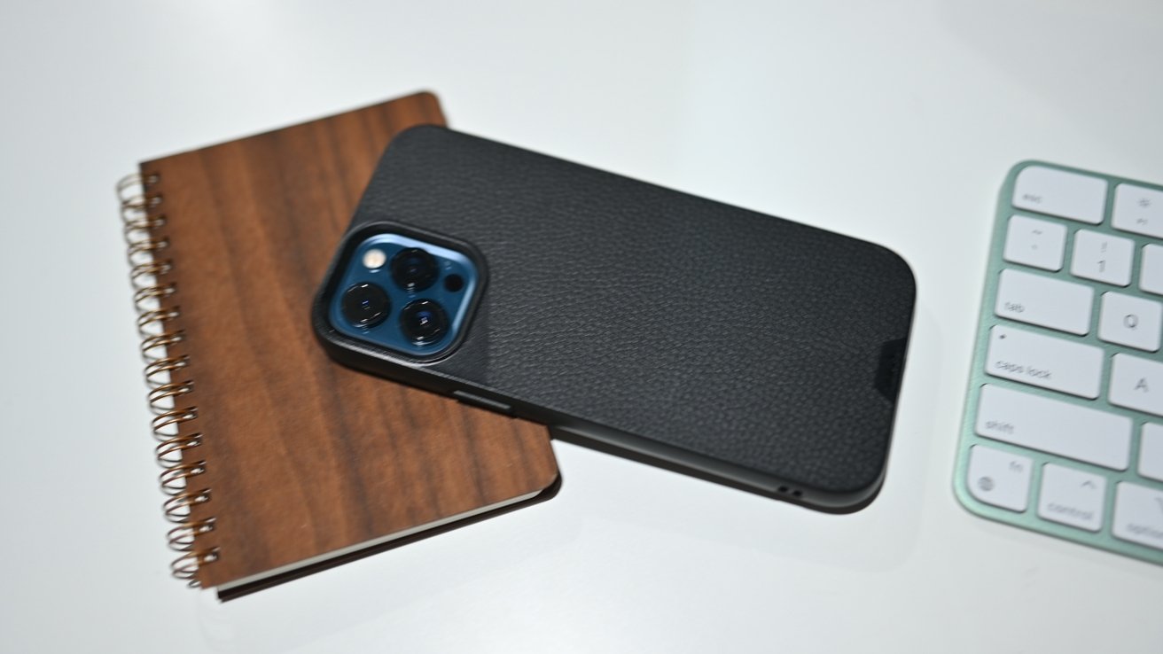 The Mous leather case