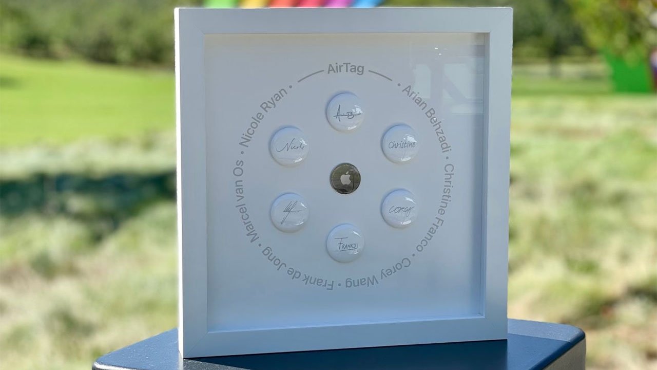 photo of Apple presents AirTag designers with commemorative gift, sends 'Close Your Rings' challenge rewards image