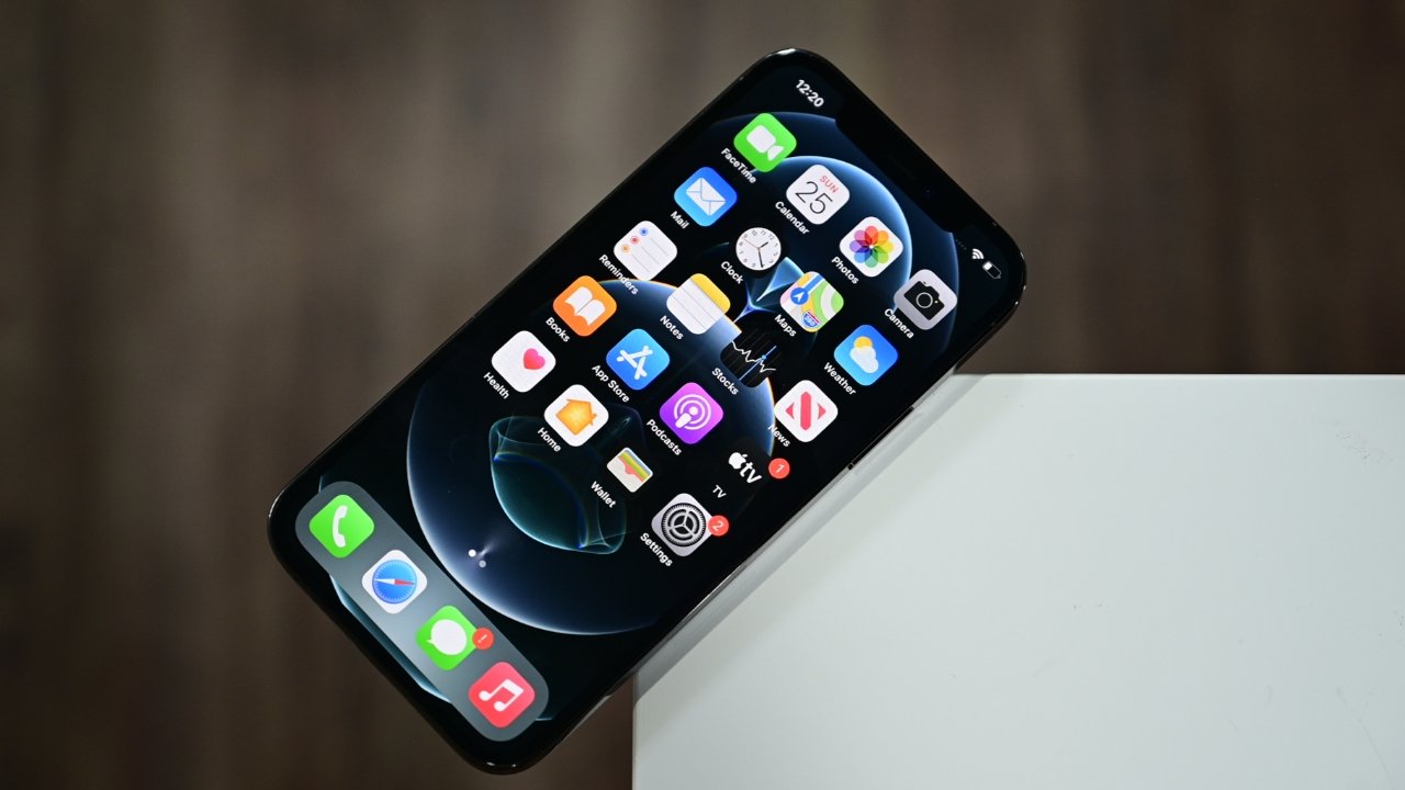 iPhone held dominant of premium smartphone sales in Q2 2021 |