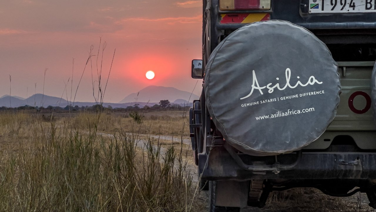 A jeep taken with the 3x telephoto lens. Image credit: Austin Mann