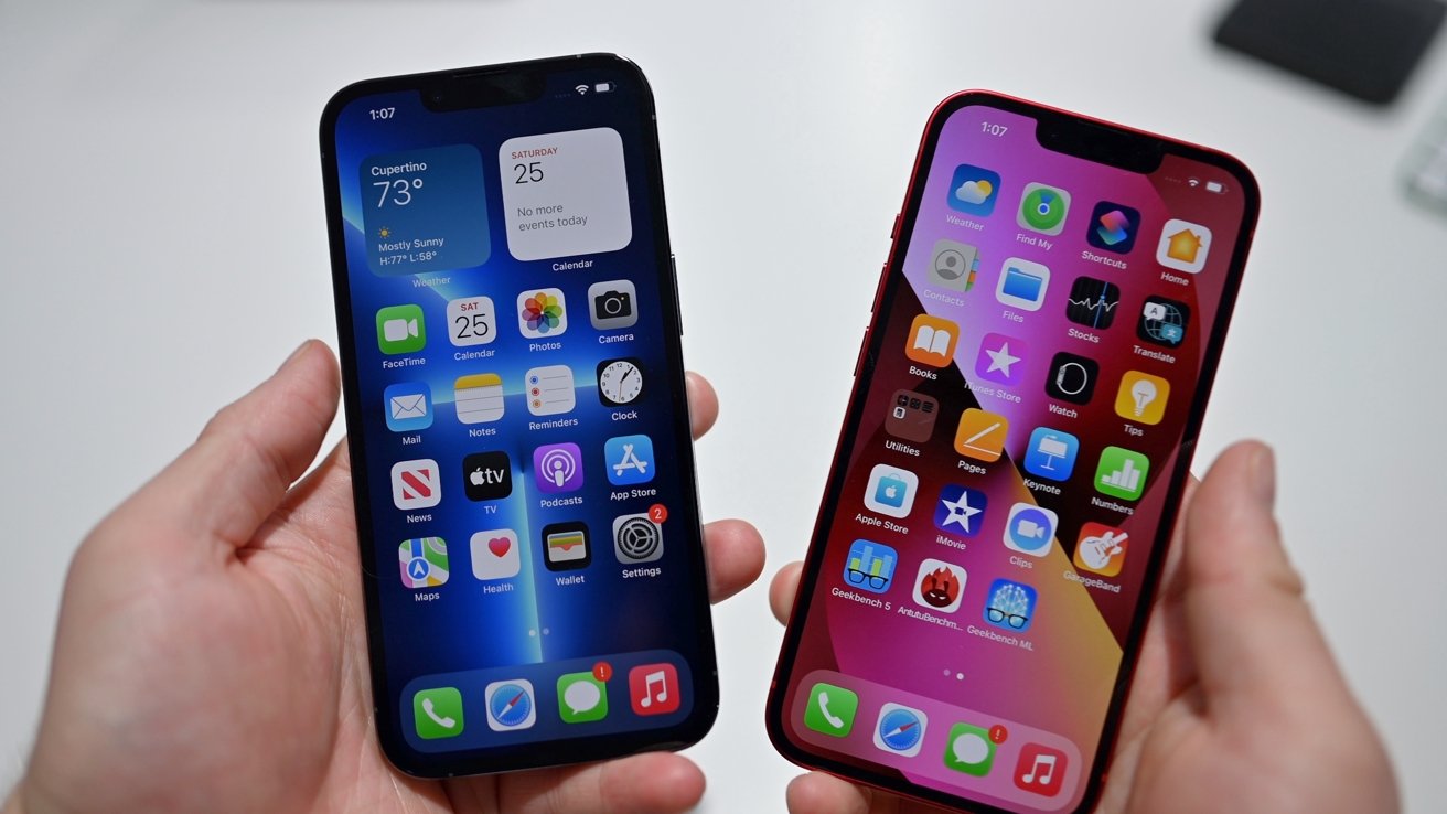 Displays on the iPhone 13 and iPhone 13 Pro