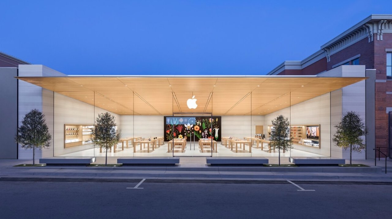 Apple Southlake, Texas, had $50,000 worth of gift cards stolen