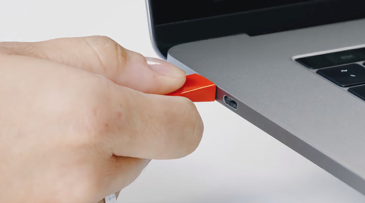 Luna Display's dongle can now be used on PCs as well as Macs