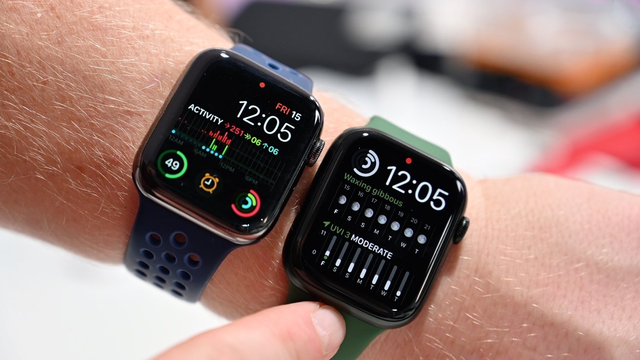 The larger display of Apple Watch Series 7 showing Infograph versus Infograph Duo