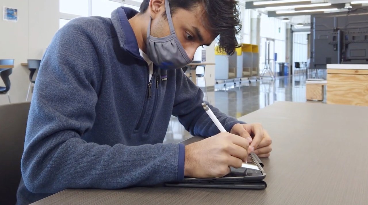 A student at the University of Kentucky taking notes on an iPad