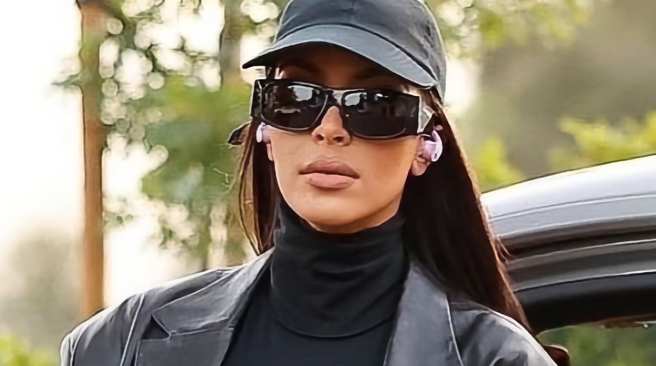 Unreleased 'Beats Fit Pro' earbuds spotted being worn by Kim