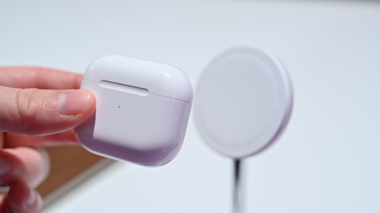 AirPods support Lightning, Qi, and MagSafe