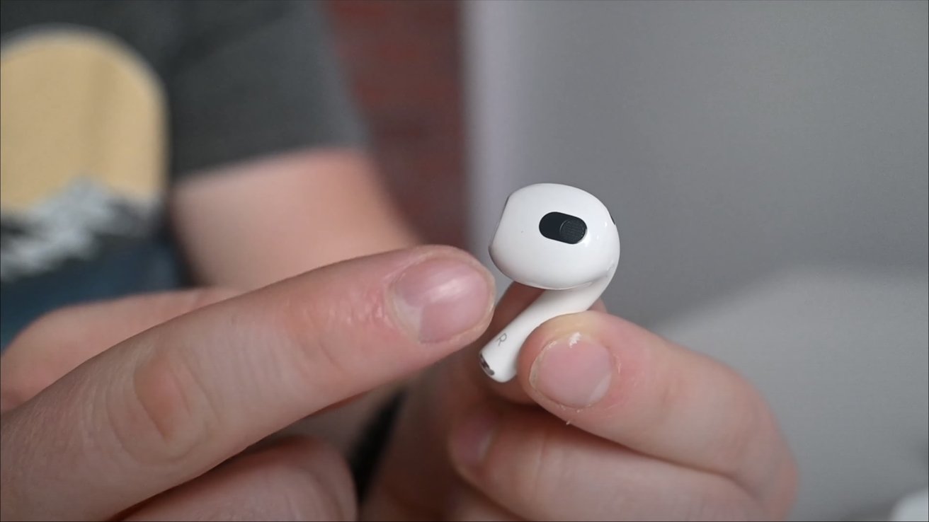Skin detection sensor on the new AirPods