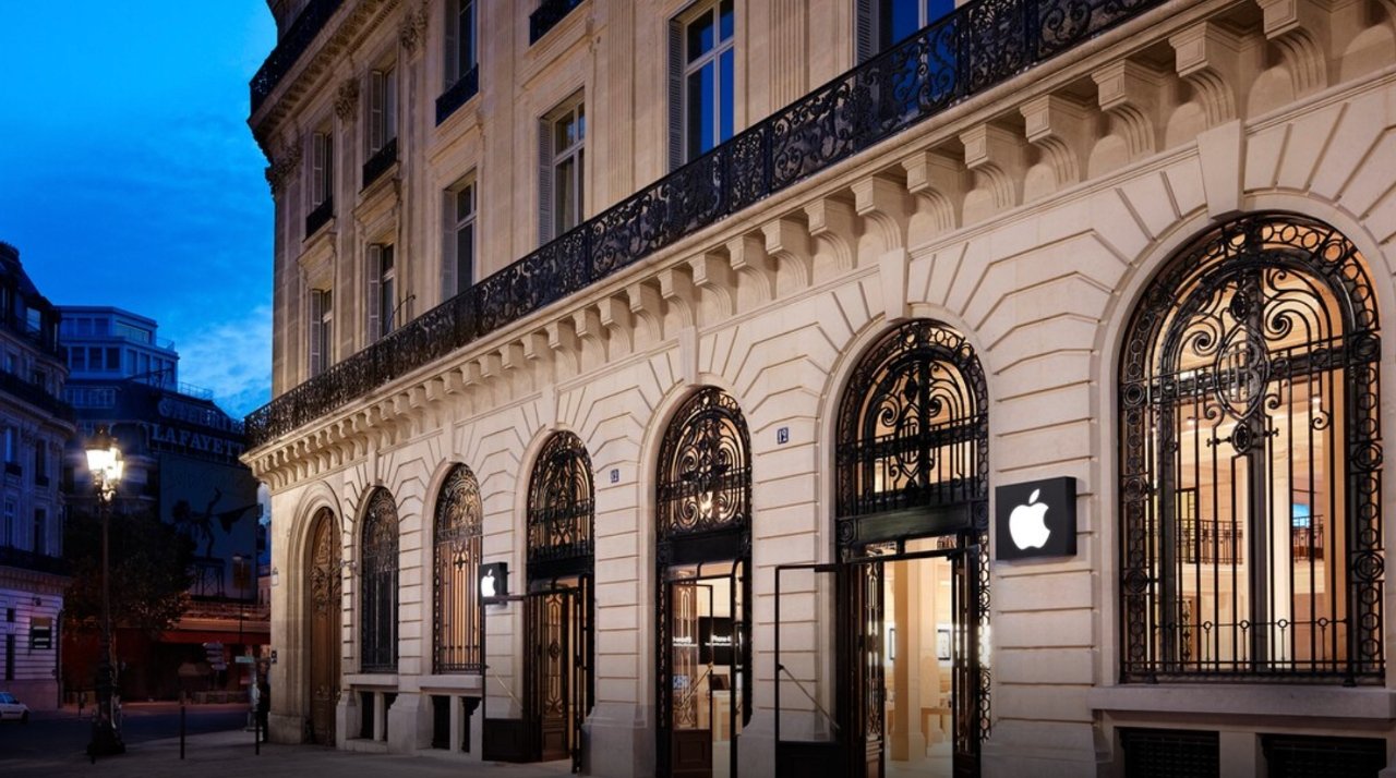 Apple Opera in Paris