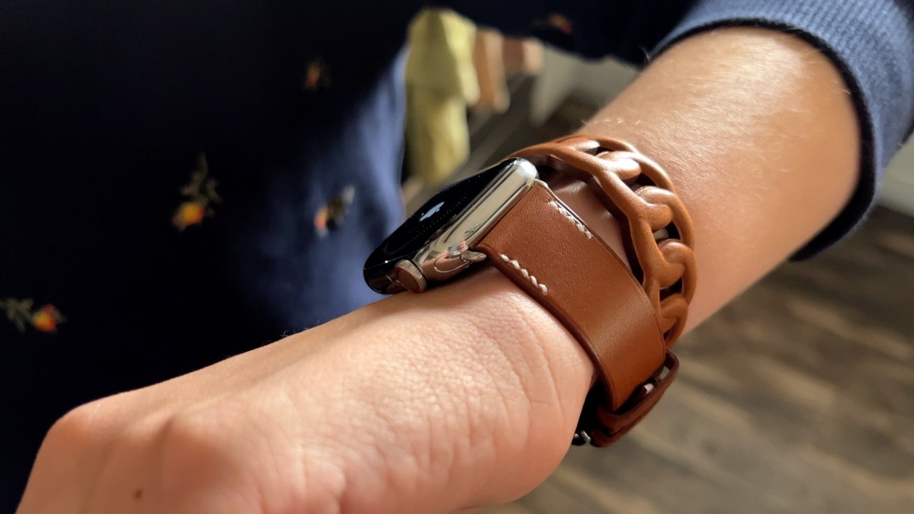 Hands on with the luxury Hermes Apple Watch Series 7 | AppleInsider