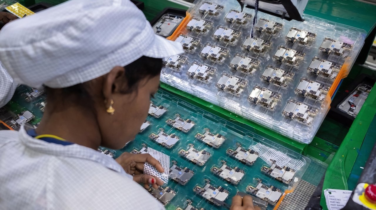 Worker in Apple's supply chain in India