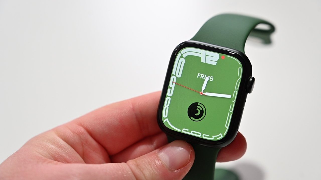 watchOS 8.1.1 fixes an issue with Apple Watch Series 7 charging