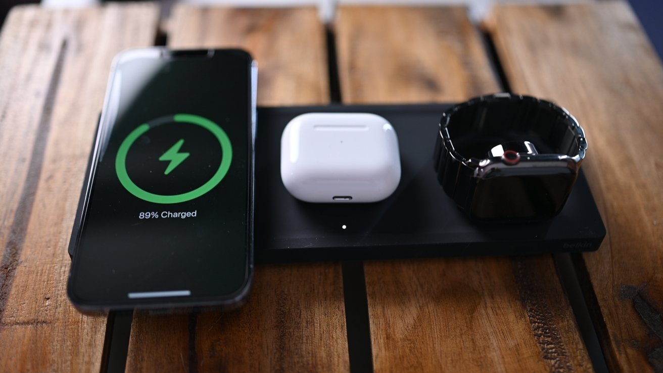 Belkin BoostCharge 3-in-1 charges three devices at once