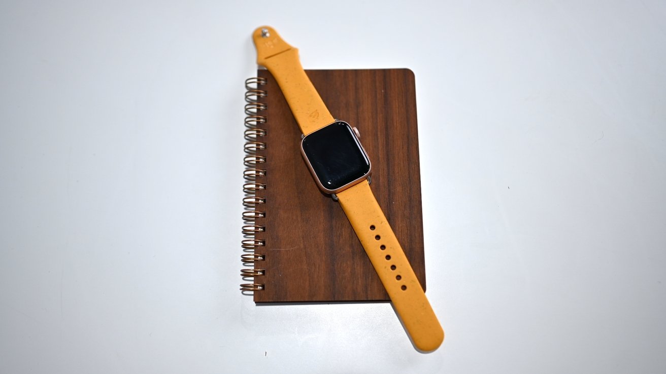 Checking out the Pela Apple Watch strap