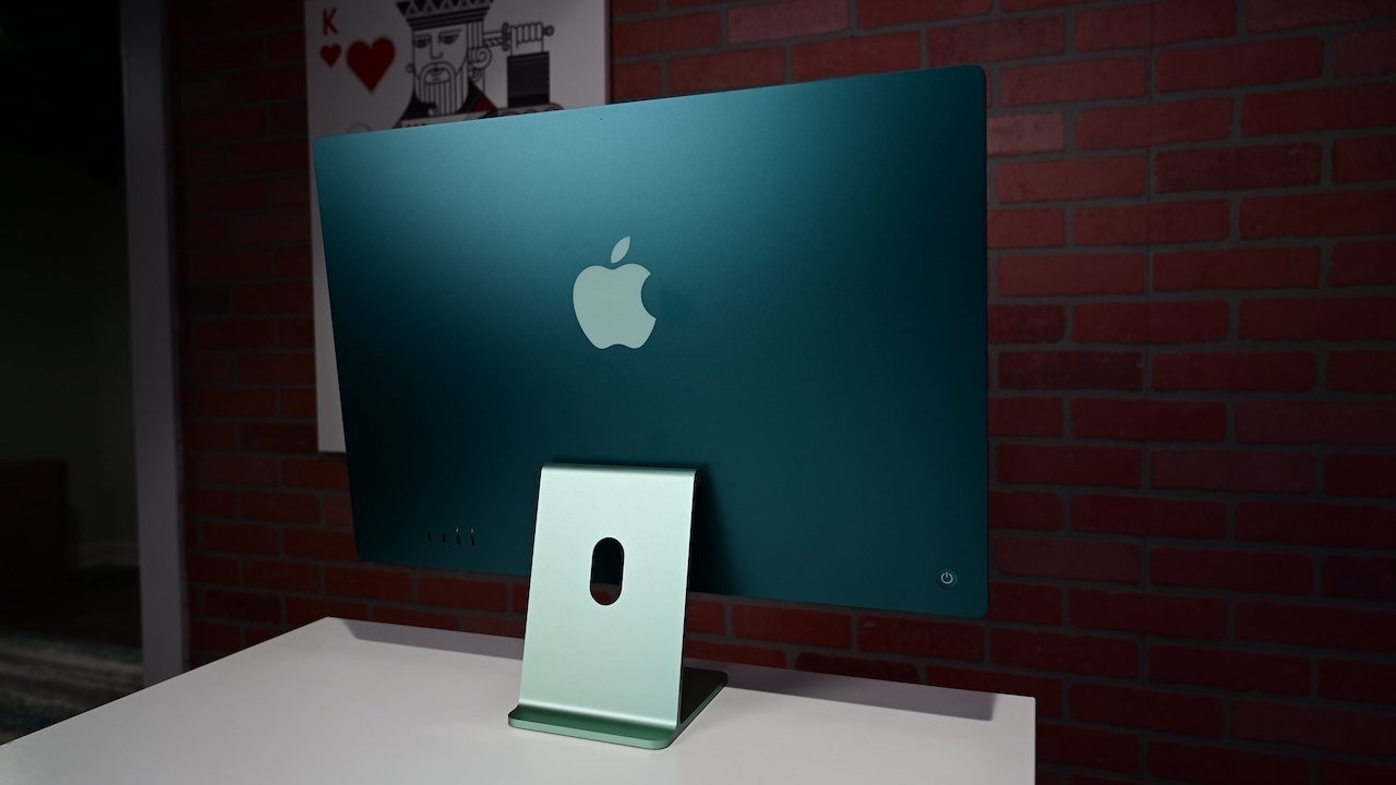 Apple's 24-inch iMac could be joined by a 27-inch