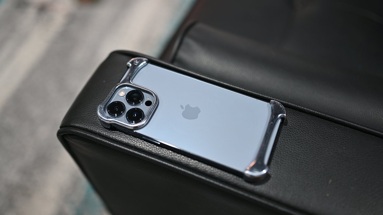 arc pulse iPhone 15 case collection debuts