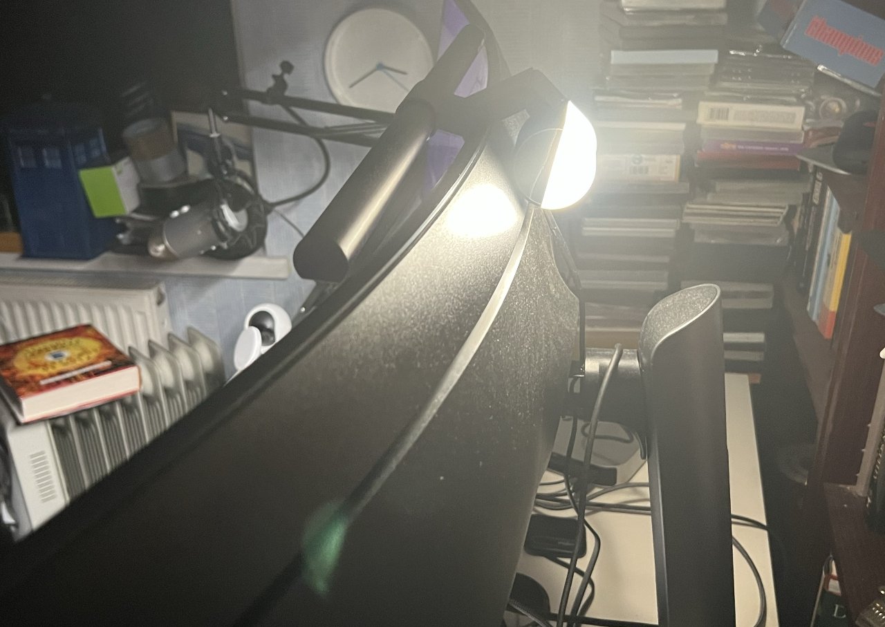 BenQ ScreenBar Halo Review: Monitor lamp cozily lights up your workspace