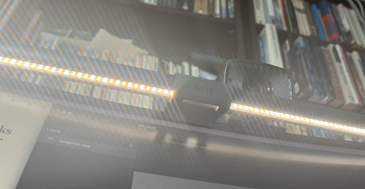 BenQ Screenbar Halo Desktop Lamp is EASY ON THE EYES Short