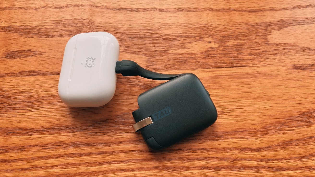 Tau can charge USB-C, microUSB, and Lightning-compatible devices