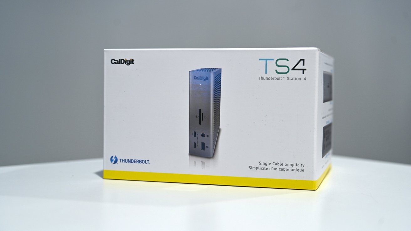 CalDigit TS4 box