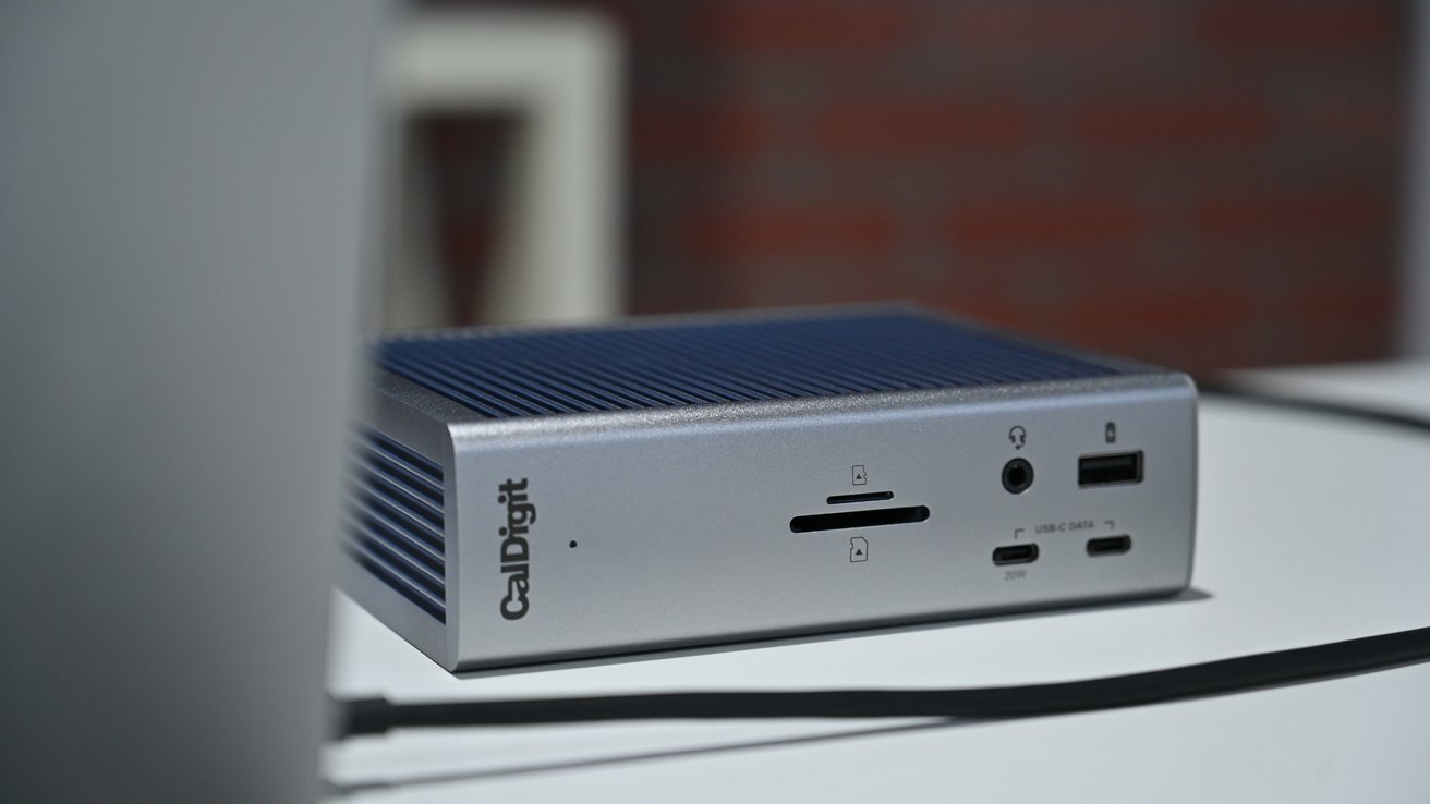 CalDigit TS4 Thunderbolt dock