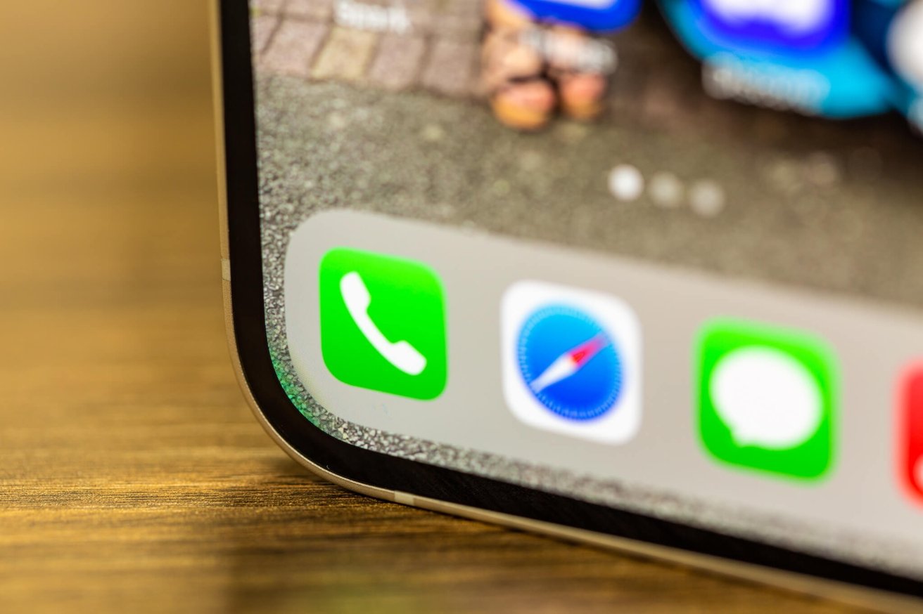 Apple could stand to shrink the iPhone bezels further