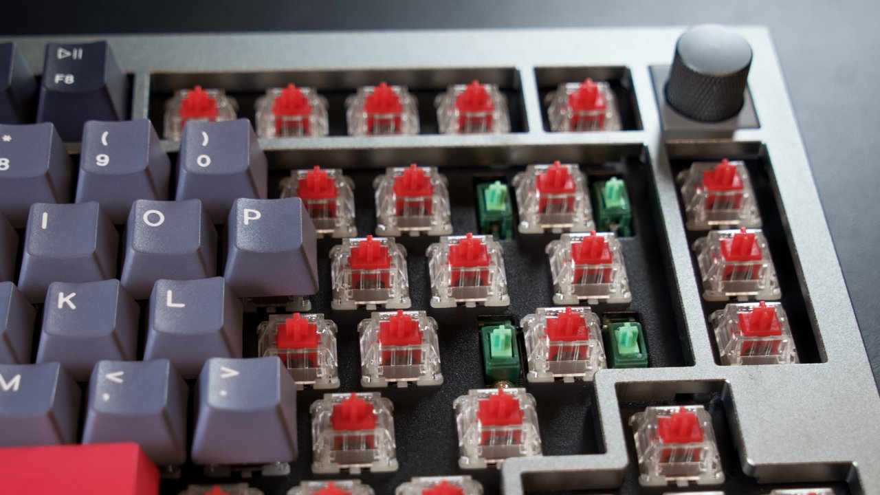 Using red switches in the Keychron Q1 leads to a soft press and quiet sound