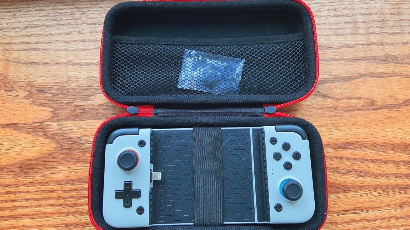 The included carrying case is a great way to keep your GameSir X2 handy and damage-free