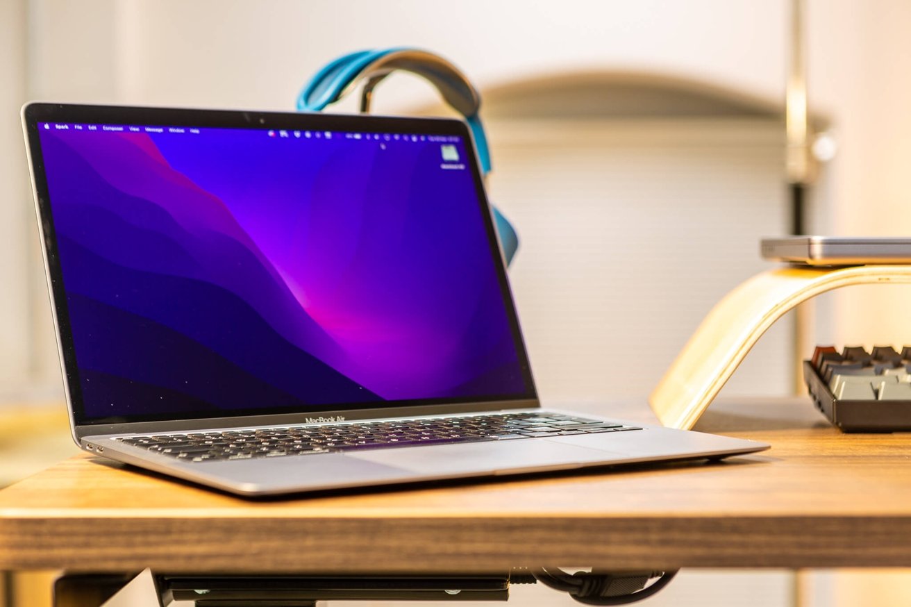 The MacBook Air is a more ergonomic laptop