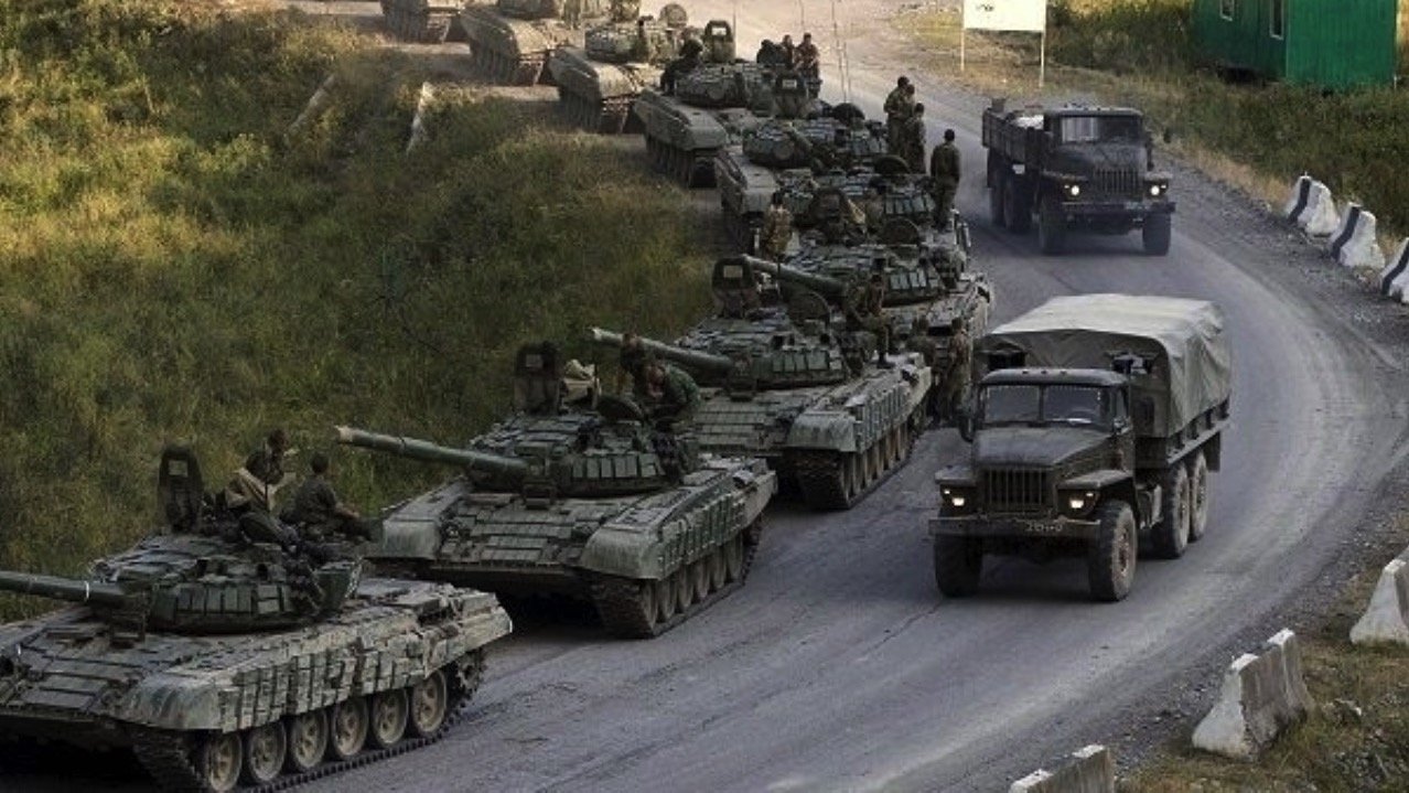 47159 91898 russian armored column