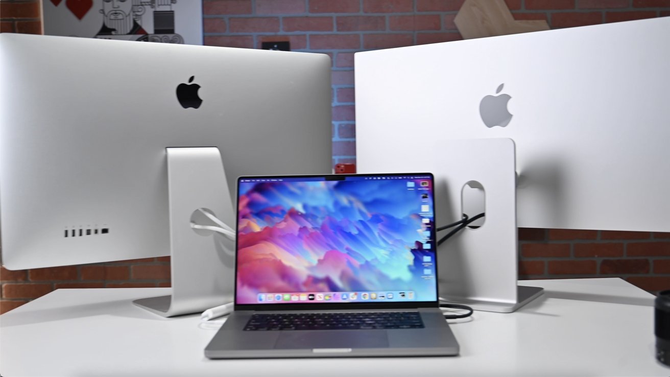 Apple's two Thunderbolt displays