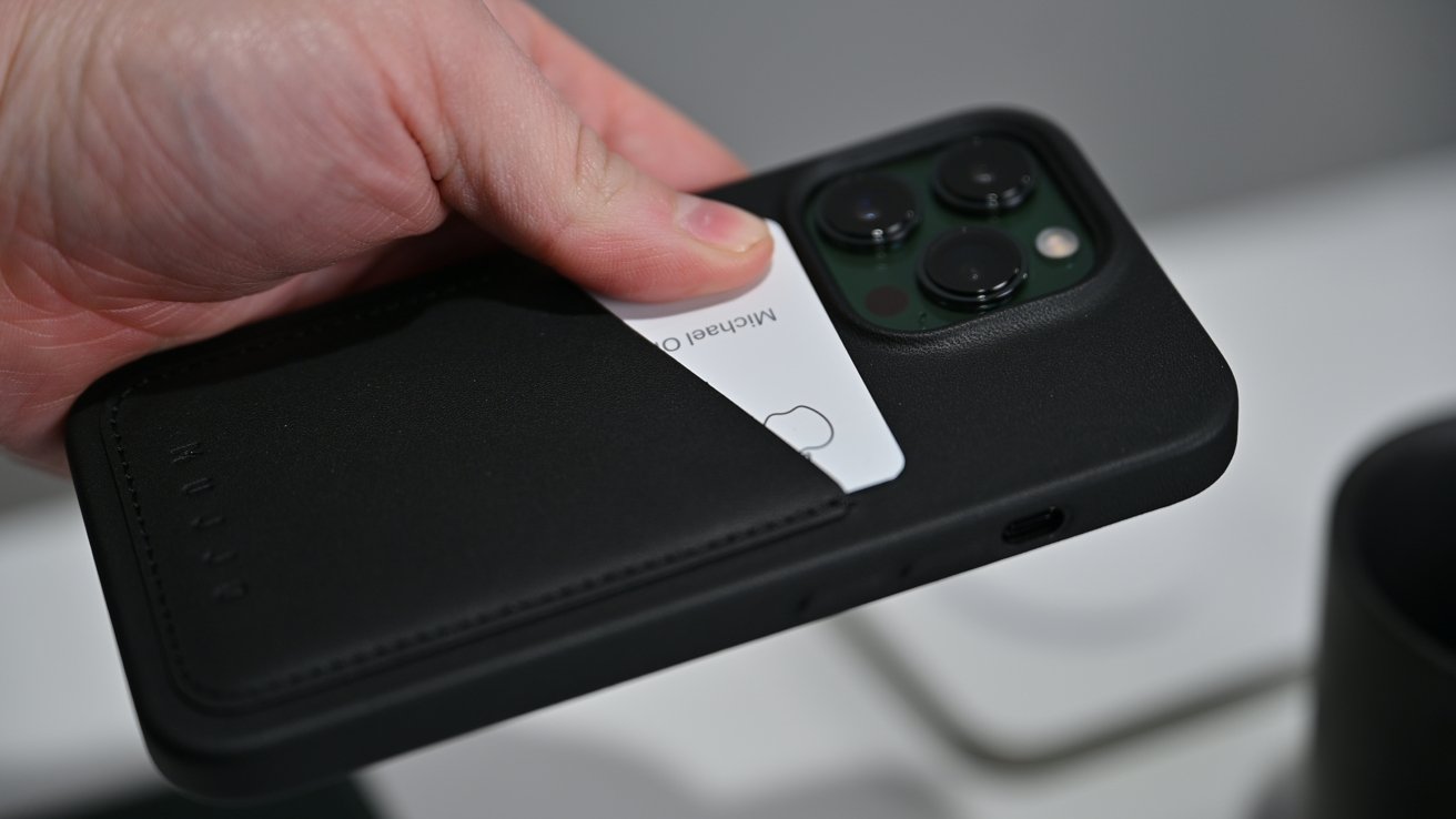 We can't remove our Apple Card because of the camera bump