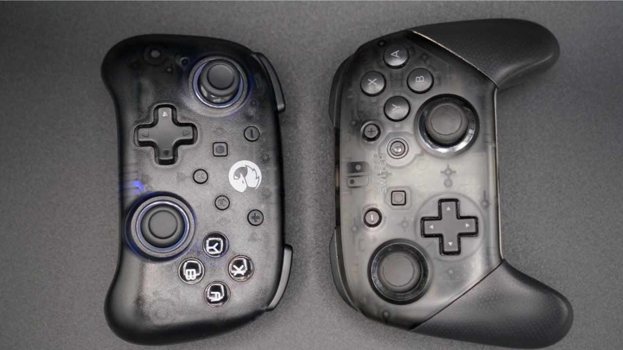 The GameSir T4 Mini has similar button placement to the Switch Pro controller despite its smaller size