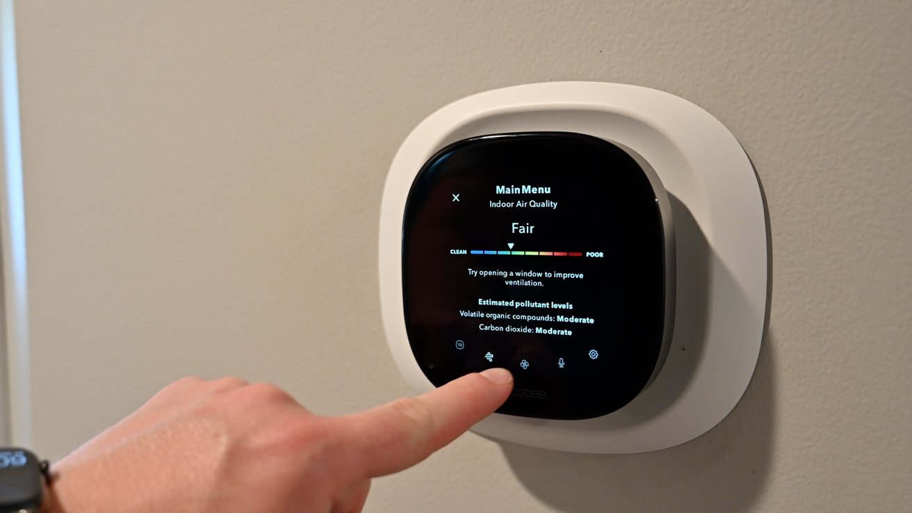 ecobee Smart Thermostat Premium with Siri and Built-In Air Quality